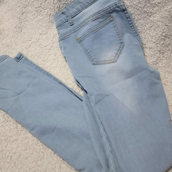 Hi rise, Light blue wash, Distressed skinnies, Size S. NO stains Excellent condi - Picture 7 of 15